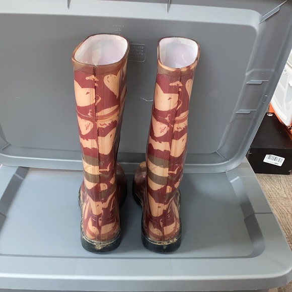 Burberry Rain Boots! - Picture 4 of 5